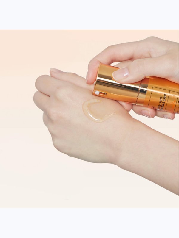 Бустер-сыворотка с микроиглами и витамином C VT Cosmetics Vita-Light Reedle Shot 100 50мл