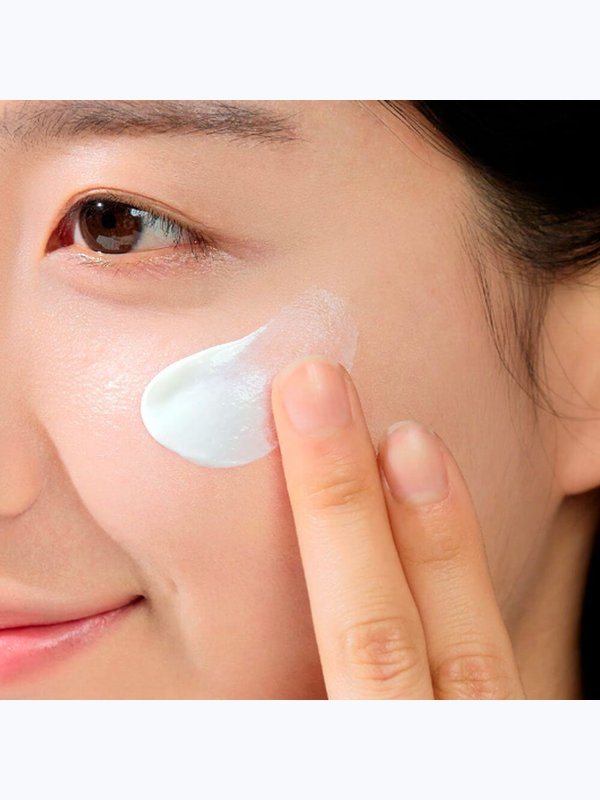 Солнцезащитный крем с центеллой SKIN1004 Madagascar Centella Air-Fit Suncream Light SPF30 PA++++ 50мл
