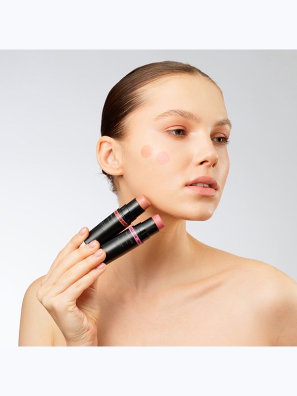 Мультифункциональный стик для макияжа  MAD ONE 3-in-1 Face Stick Eyes + Lips + Cheeks Dusty 10г