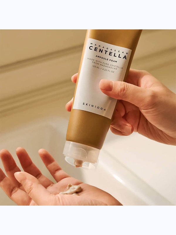 Успокаивающая пенка для умывания с центеллой SKIN1004 Madagascar Centella Ampoule Foam 125мл