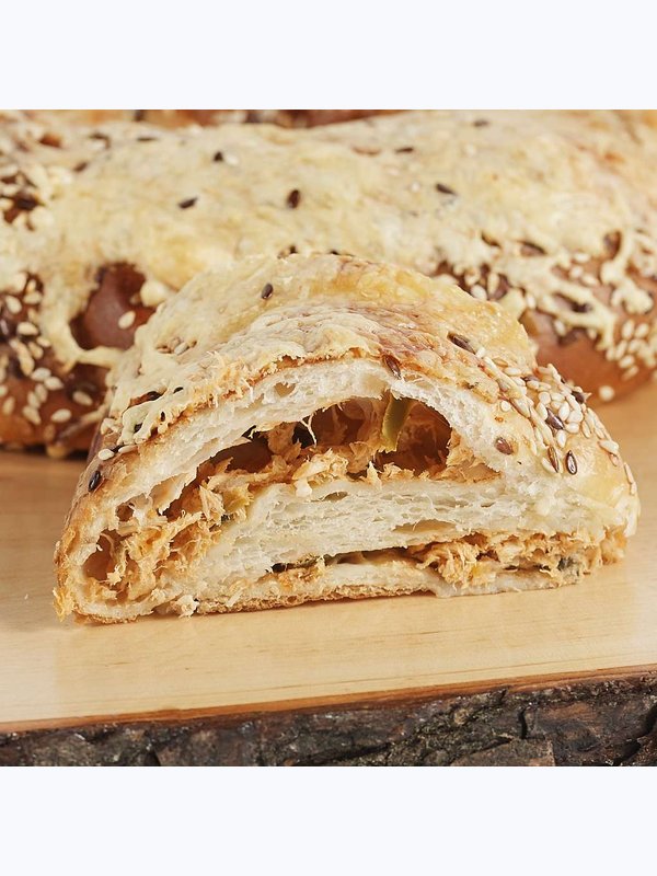 Svētku kliņģeris ar tunča, dārzeņu pildījumu ar sieru un sēkliņām (16.99 Eur/Kg)
