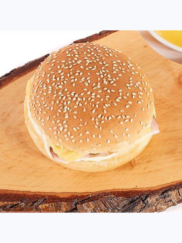 Hamburgers ar šķiņķi un sieru