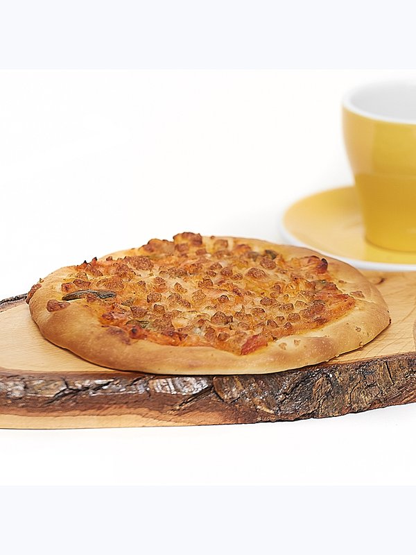 Pica ar 3 gaļu pildījumu un sieru