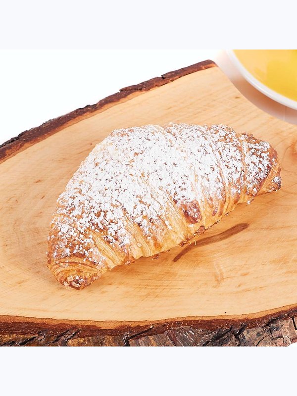 Sviesta kruasāns ar vārītā krēma pildījumu