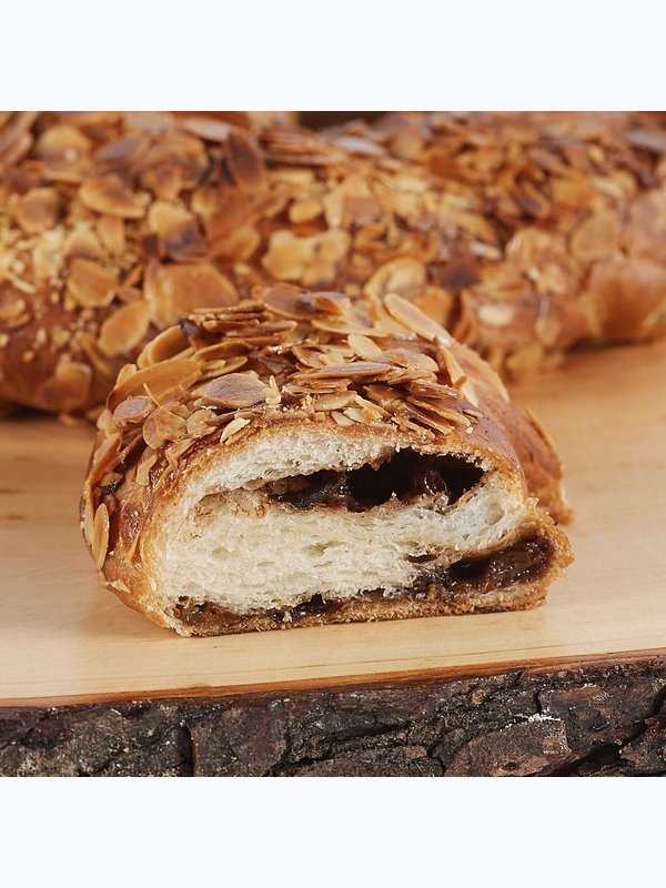 Svētku kliņģeris ar žāvētu augļu pildījumu un mandeļu šķēlītēm (13,99 Eur/Kg)
