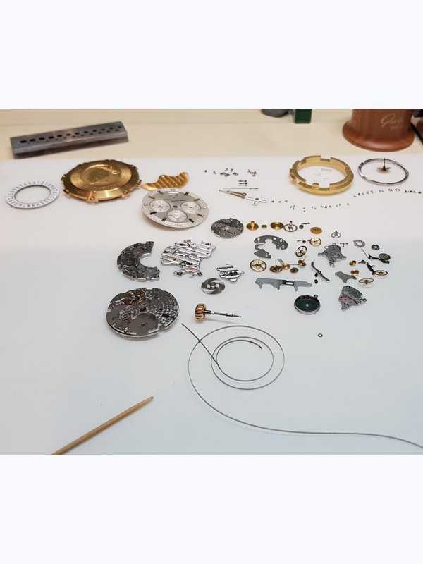 РЕМОНТ ЧАСОВ VACHERON CONSTANTIN OVERSEAS