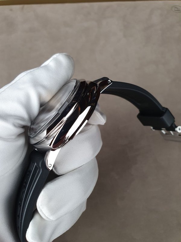 Officine Panerai Luminor 1950