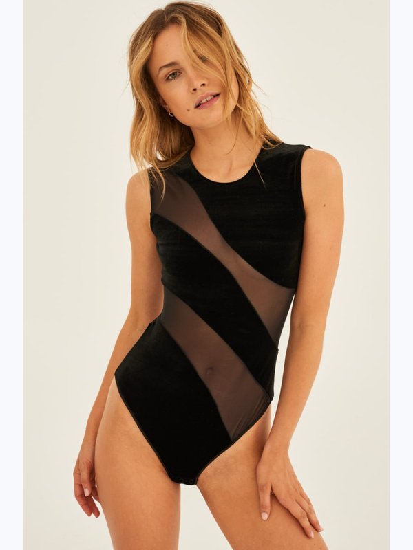 Боди UNDRESS CODE