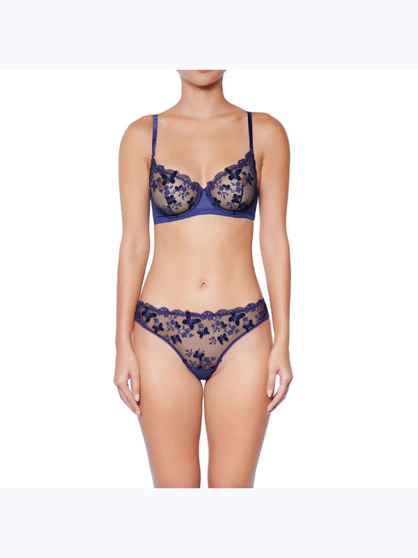 Бюст Huit 8 на кости