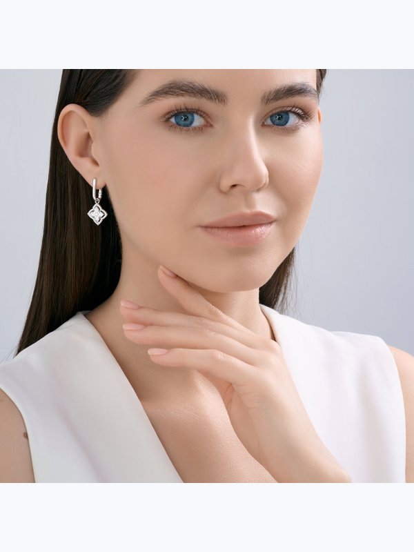 Серьги из серебра с фианитами