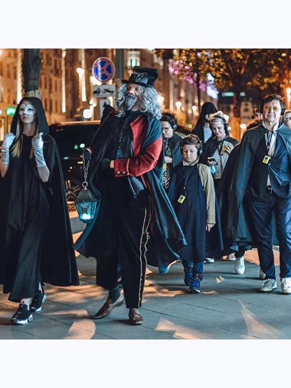 Вечернее театрализированное путешествие по улицам Санкт-Петербурга (пешеходная, групповая)