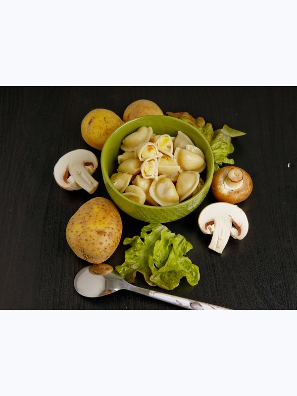 ВАРЕНИКИ С КАРТОФЕЛЕМ И ГРИБАМИ 800 гр.