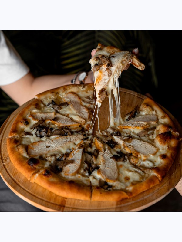 Пицца курица с грибами / Chicken and mushroom pizza