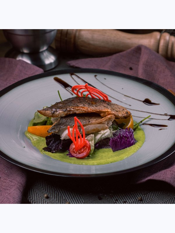 Филе Сибаса в винном соусе\sea bass fillet in wine sauce