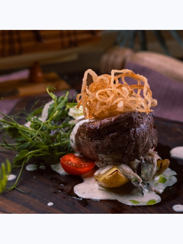 Стейк Миньон с трюфельным соусом / Steak Mignon with truffle sauce