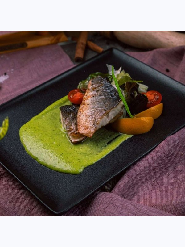Дорадо в винном соусе / Dorado in wine sauce