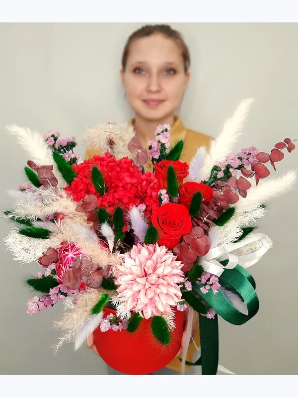 Композиция из сухоцветов