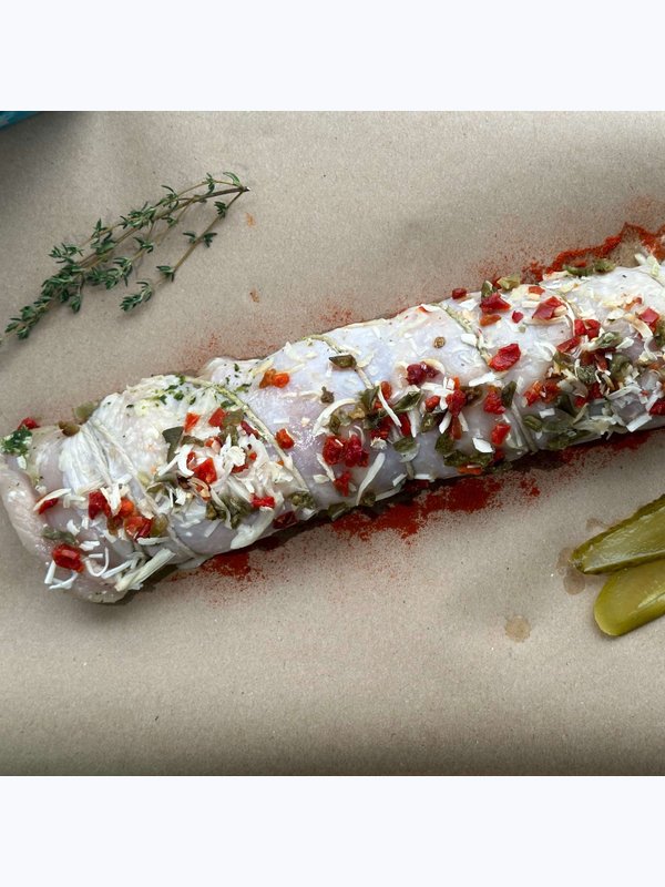 Рулет из курицы с моцареллой и шпинатом