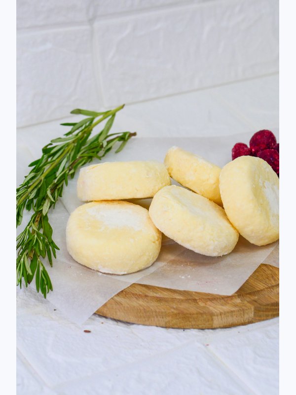 Сырники из творога с изюмом