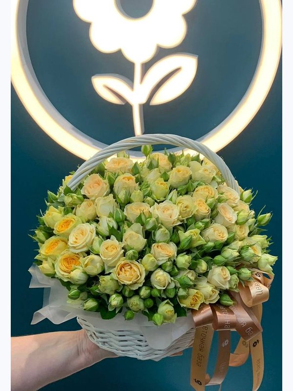 Корзина кустовых роз