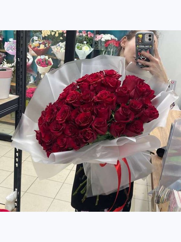 Красные эквадорские розы
