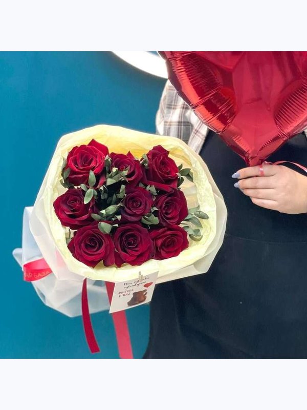 Букет эквадорских роз и шар сердце
