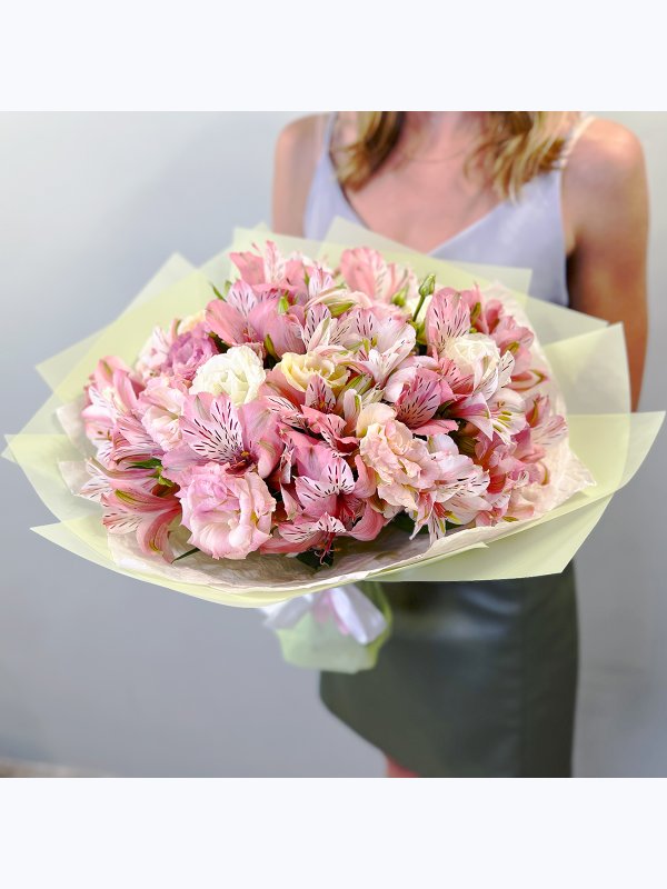 A mix of eustoma and alstroemeria