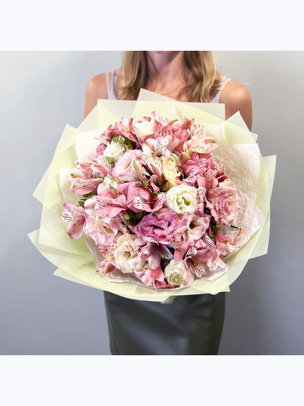 A mix of eustoma and alstroemeria