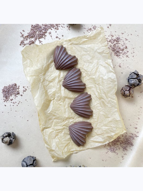 4 marzipan Candies