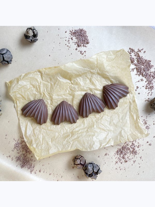 4 marzipan Candies