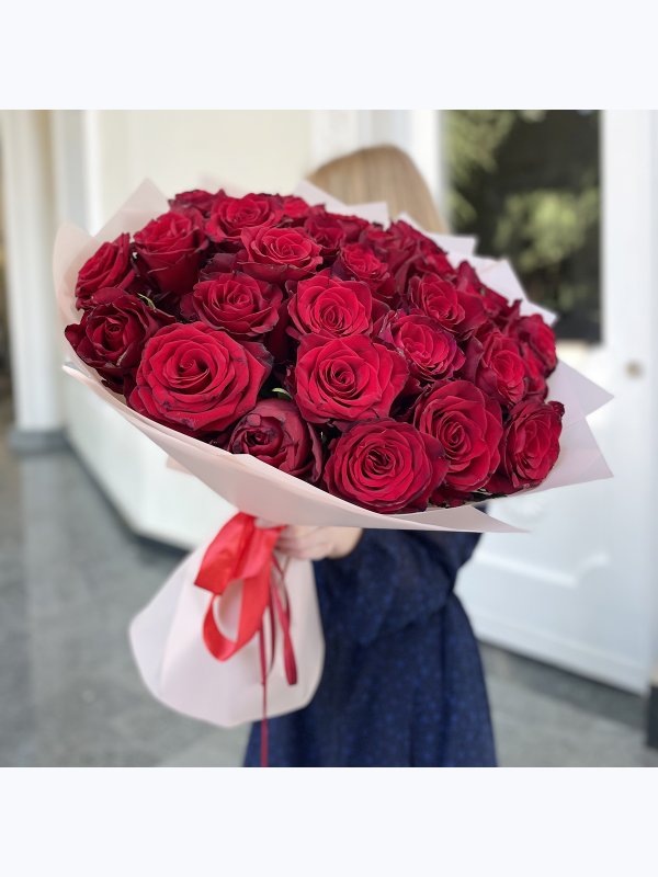 30 red roses