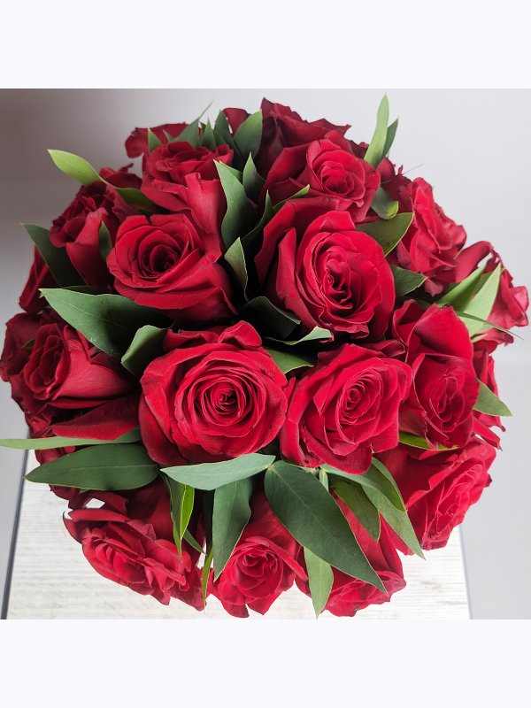 20 red roses in a box