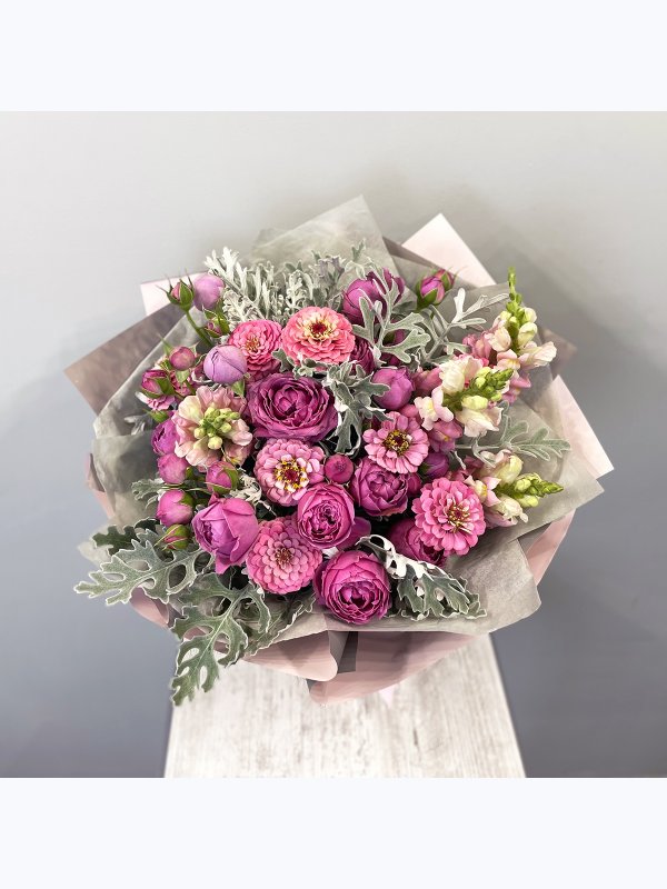 Mixed bouquet with zinnia