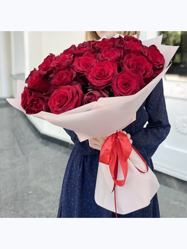30 red roses
