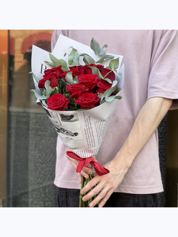 11 red roses