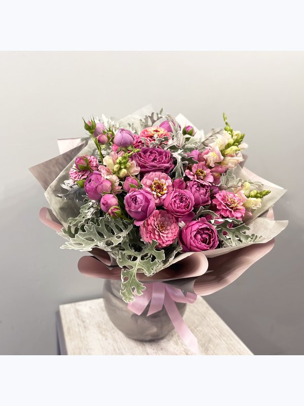 Mixed bouquet with zinnia