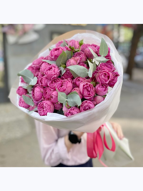Pink spray roses