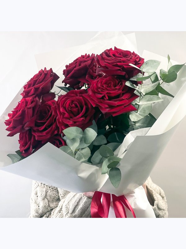 9 roses with eucalyptus