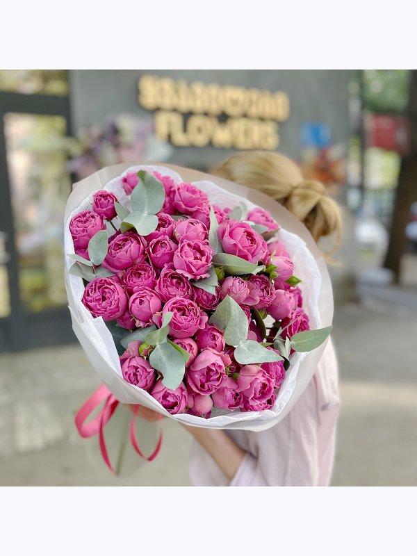 Pink spray roses