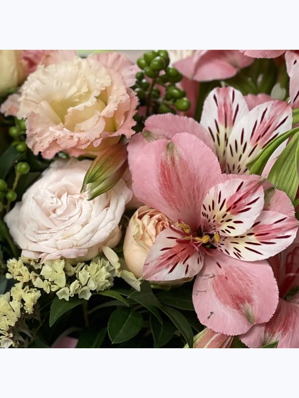 Alstroemeria and Eustoma in the box