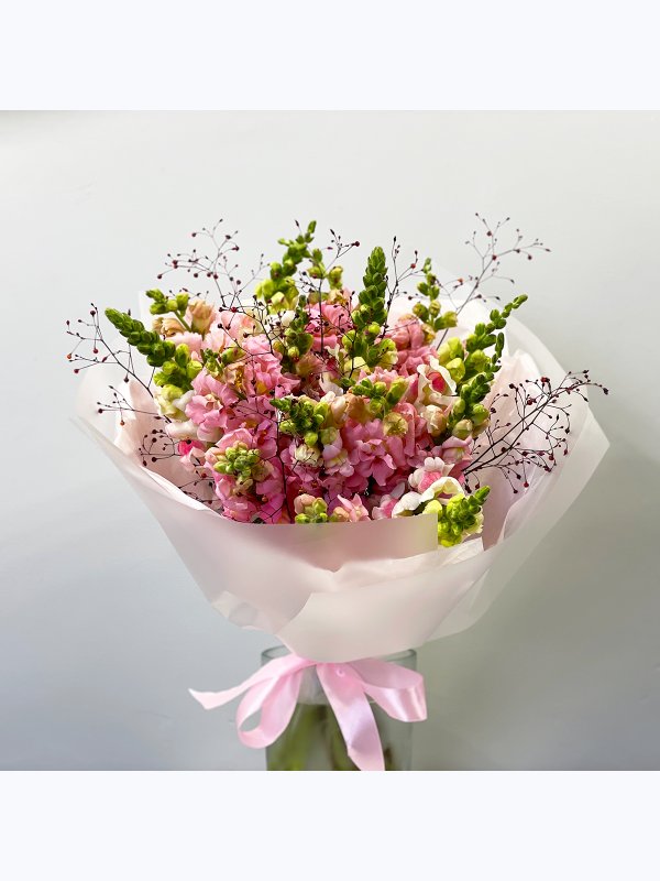 Bouquet with antirrhinum