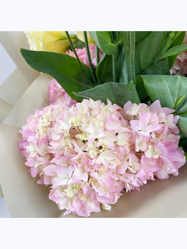 A bouquet of eustoma and hydrangea
