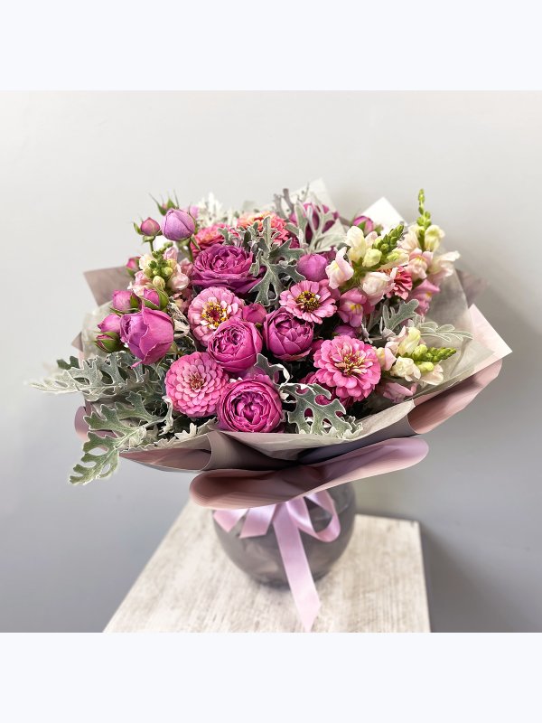 Mixed bouquet with zinnia