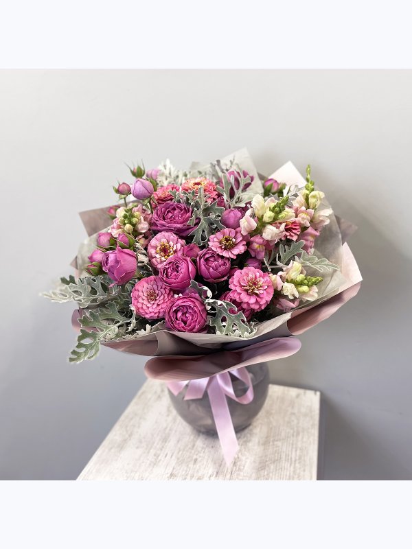 Mixed bouquet with zinnia