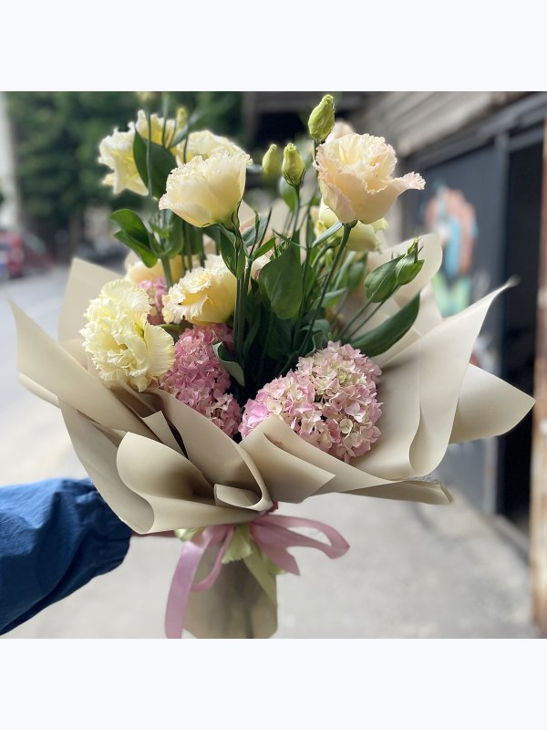 A bouquet of eustoma and hydrangea