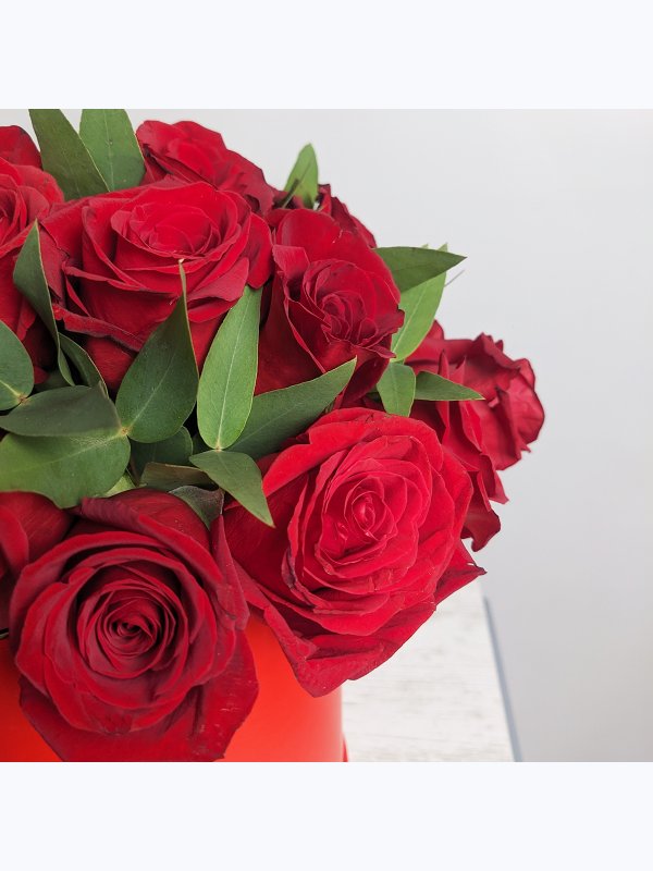 20 red roses in a box