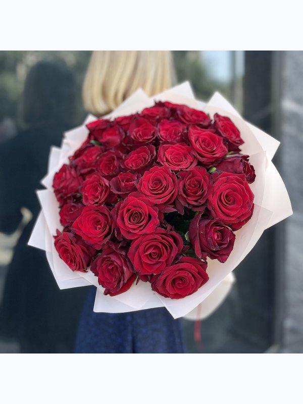 30 red roses
