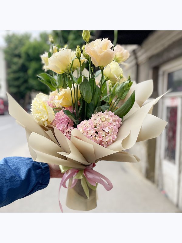 A bouquet of eustoma and hydrangea