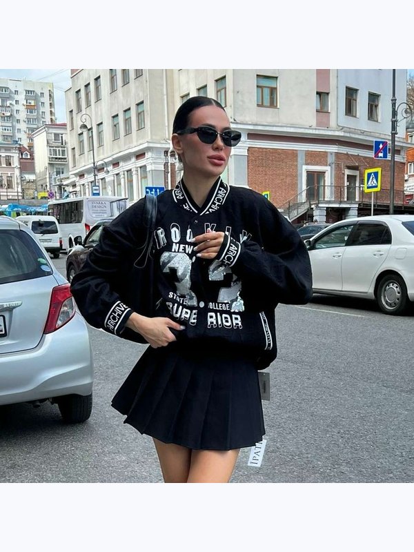 Бомбер в стиле Oversize