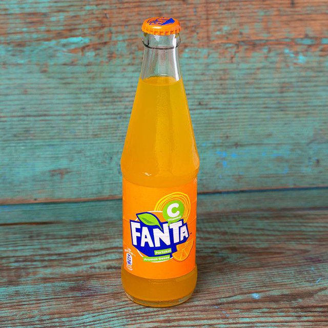 Фанта в стеклянной бутылке. Fanta 0.25 стекло. Фанта бутылка. Бутылка фанты. Фанта стекло 0.33.